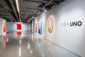 Выставка Андрея Волкова Linea Uno в большом зале от PA gallery