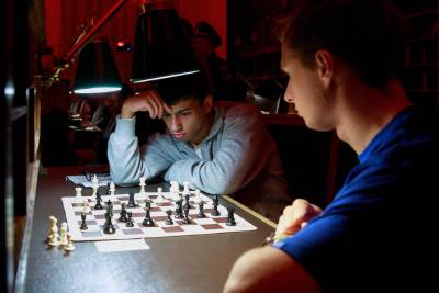 Шахматы с нуля в пространстве арт-центра «КУБ»